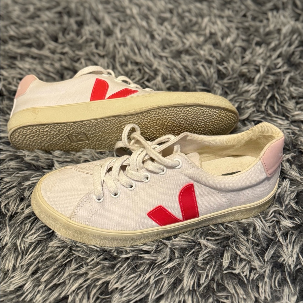 Veja Women's White & Pink Sneakers